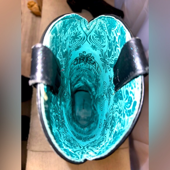 SOLD - Corral Women’s Floral Inlay Western Boots-Snip Toe - Picture 10 of 11